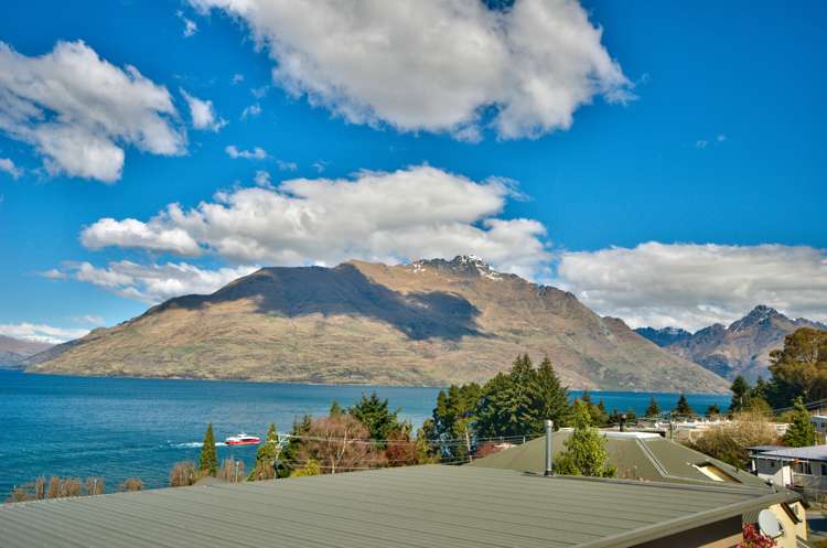 1/51 Thompson Street Queenstown_13