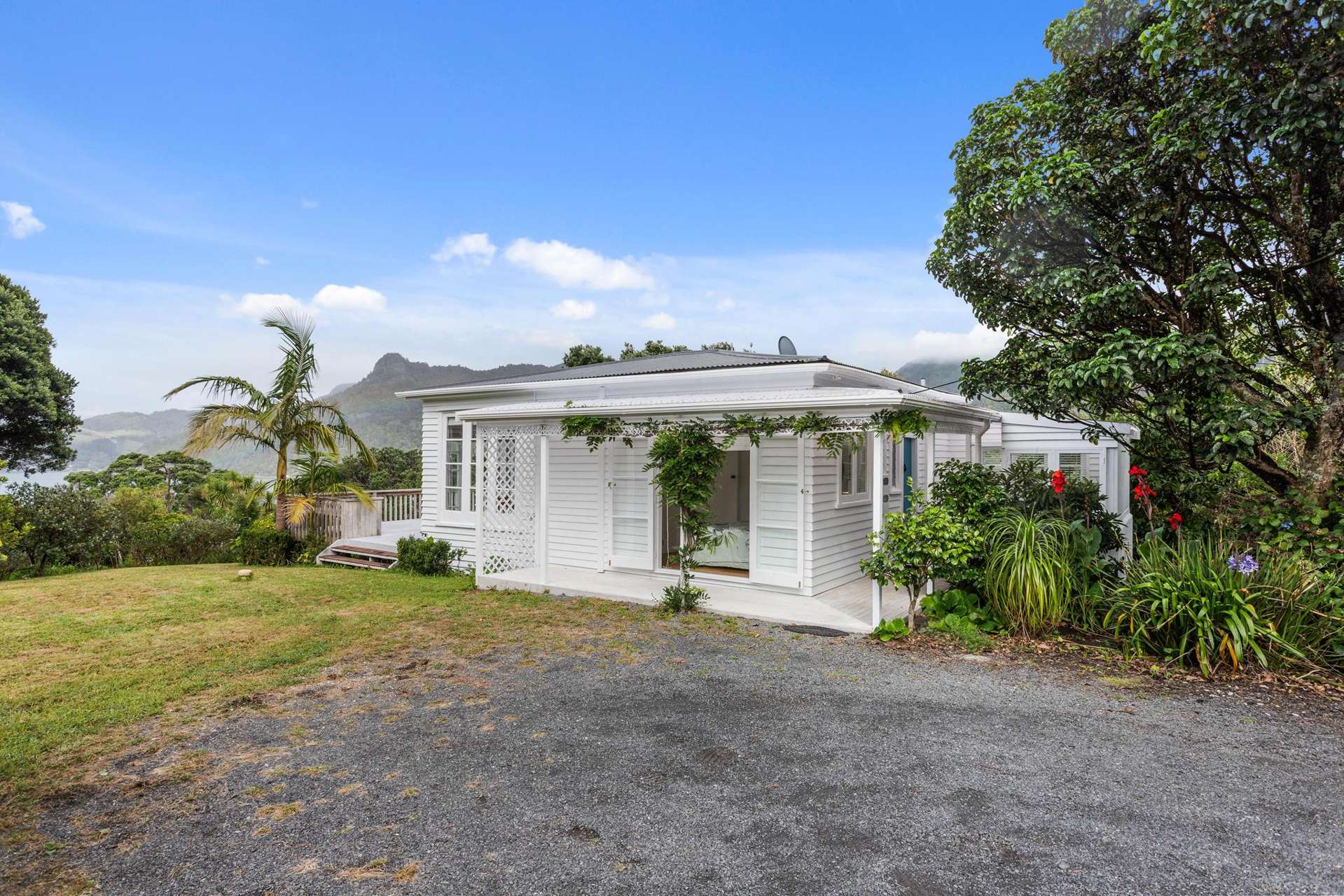 1125 Huia Road Huia_0
