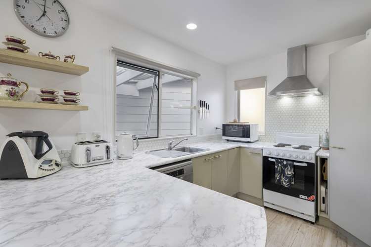 2/97 Taurus Crescent Beach Haven_5