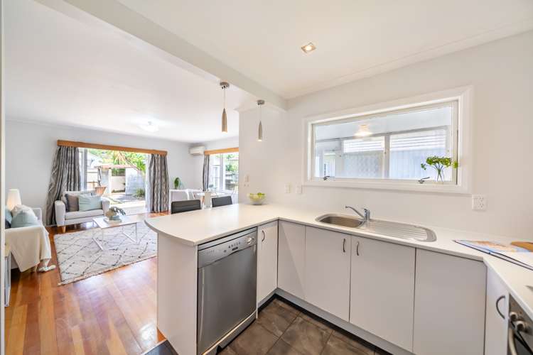 2/314 Fergusson Drive Heretaunga_10