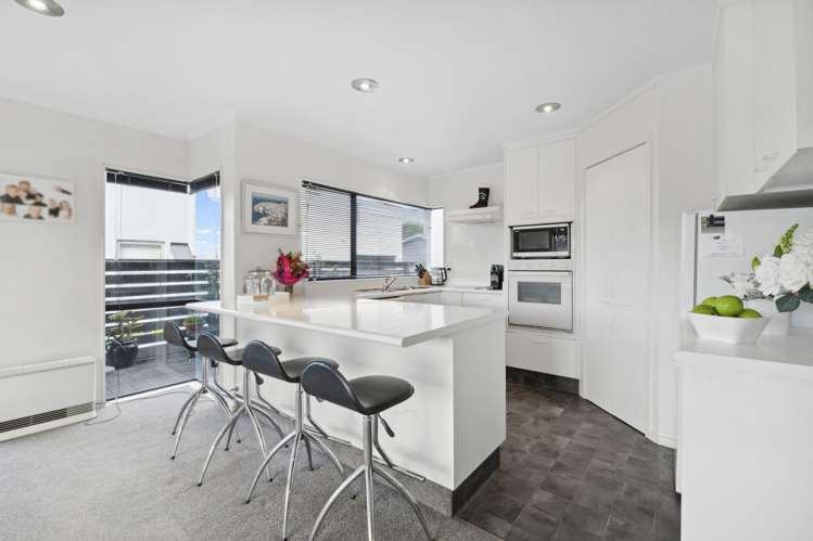 2/38 Penzance Road Mairangi Bay_8