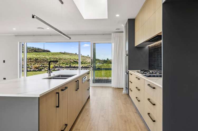 54 Great West Road_0