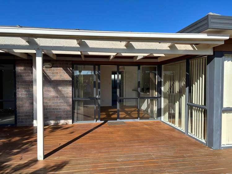 14 Lakeside Drive Orewa_13