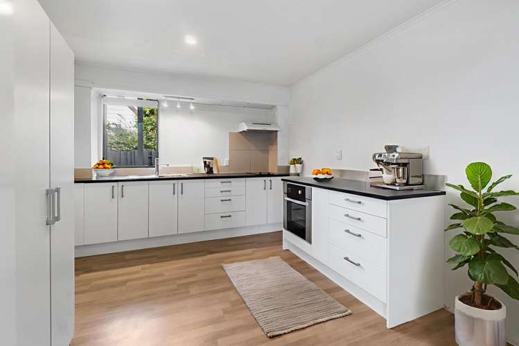 1/116 Bradbury Road Botany Downs_15