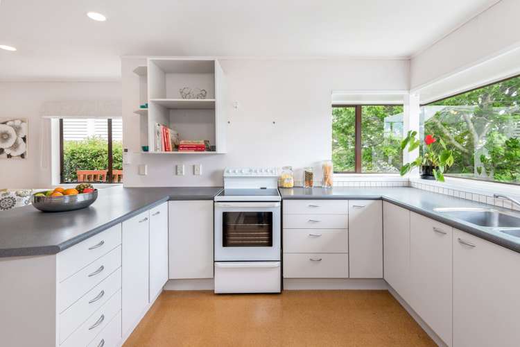 2/24 Parkhill Road Mellons Bay_5