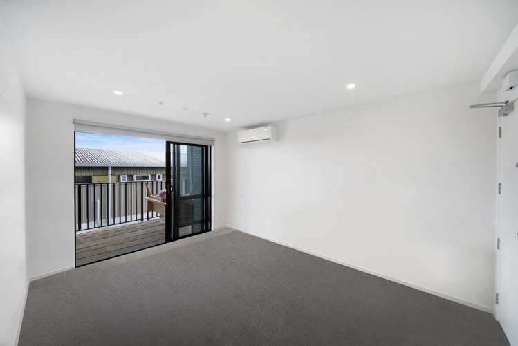 104/28C Eileen Newey Place Henderson_6