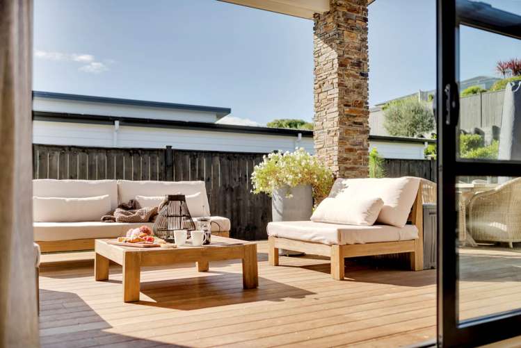 8 Doidge Street Beachlands_23