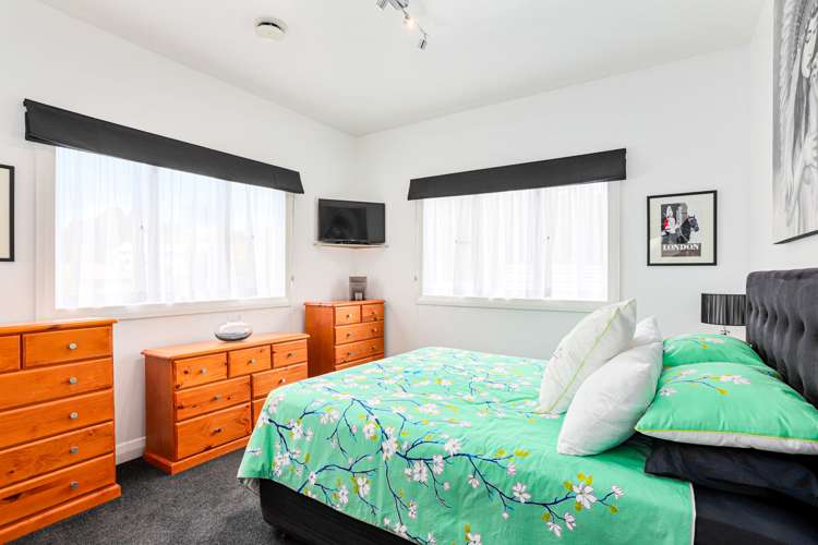 1 Malam Street Glen Eden_8