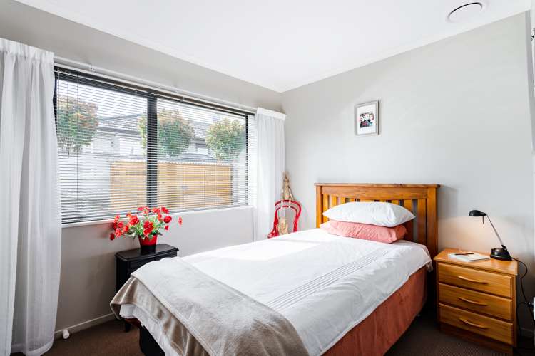 45 Percy Kinsman Crescent Riverstone Terraces_17