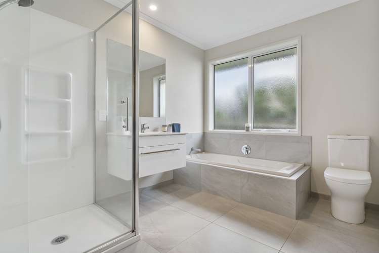 172 Waikite Road Welcome Bay_15