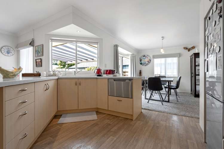 12 Lieshout Way Pukekohe_3