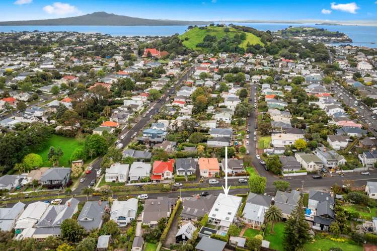 9 Shoal Bay Road Devonport_5