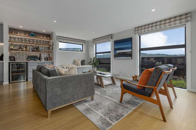 14 Rotorua Grove Aotea_12