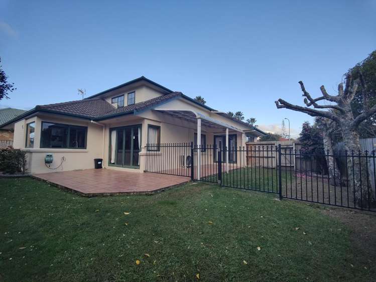 8 Auden Close 2369_19