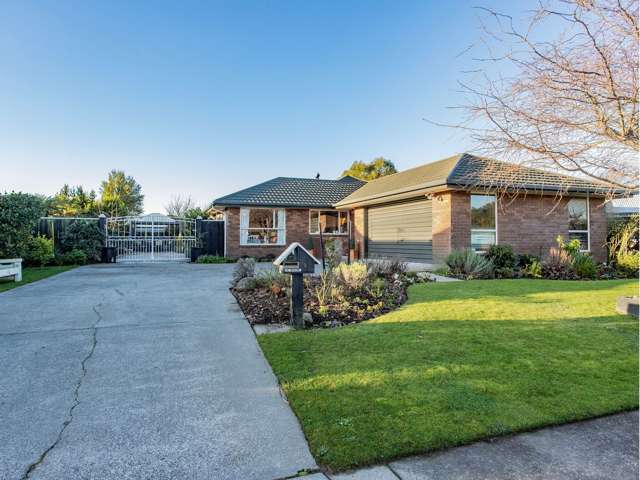 Quiet Cul-de-Sac Gem! Space to Grow!