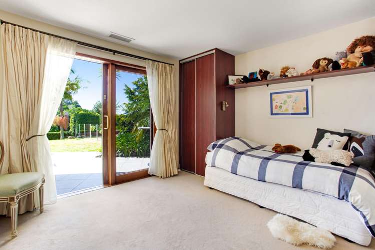 131 Point View  Drive East Tamaki Heights_25