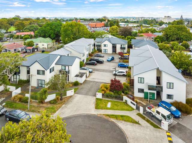 2-6 May Road Mangere East_1