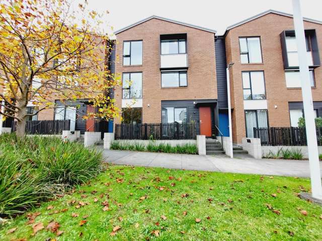 Modern 3-Bedroom Home with 1 Carpark in Prime Hobsonville Point Location