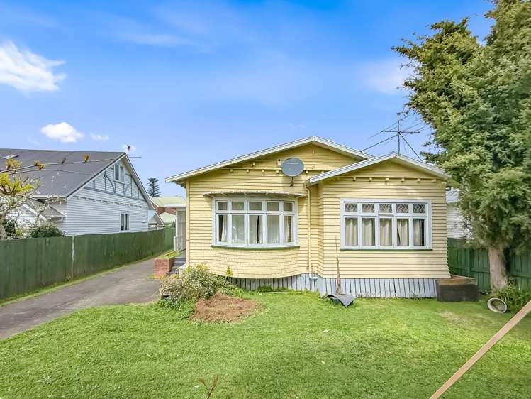 24 Fairleigh Avenue Mount Albert_10