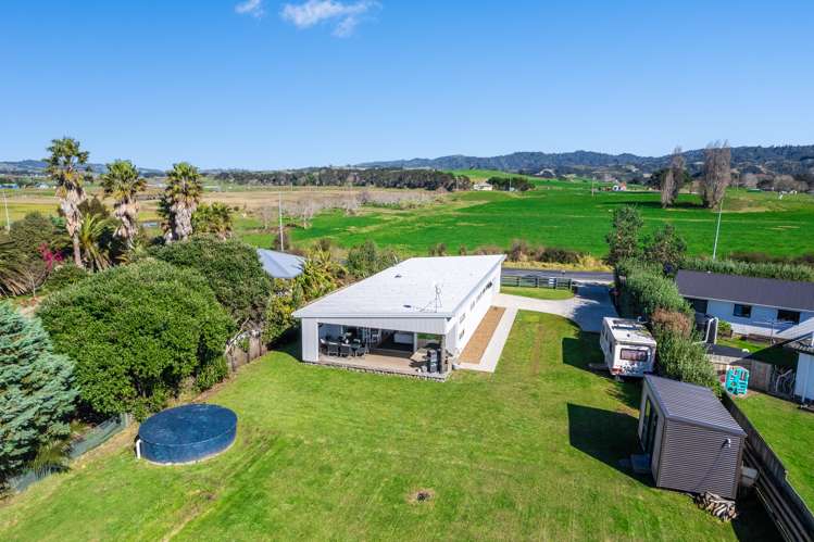 1158 East Coast Road Whakatiwai_20