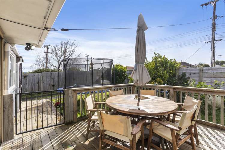 8 Strid Road Te Atatu South_8