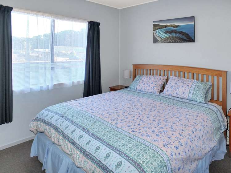 16 Cousins Avenue East Foxton Beach_13