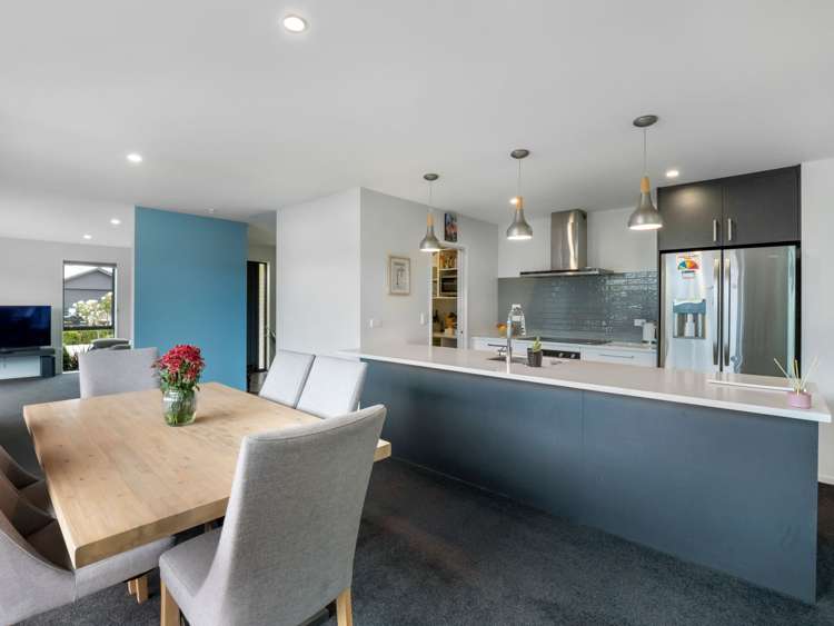 92 Sunline Avenue Lincoln_10