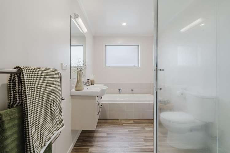 24 Stan Heather Drive Glenview_16