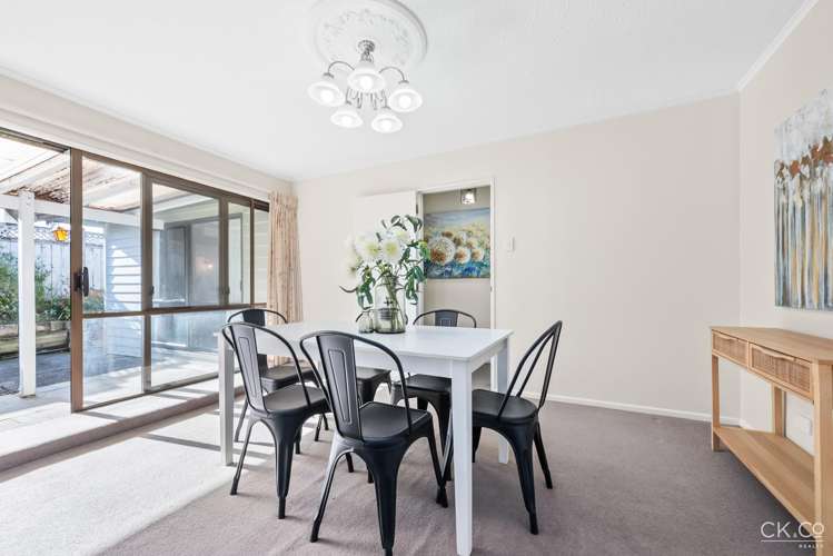 17 King Charles Drive Kingsley Heights_10