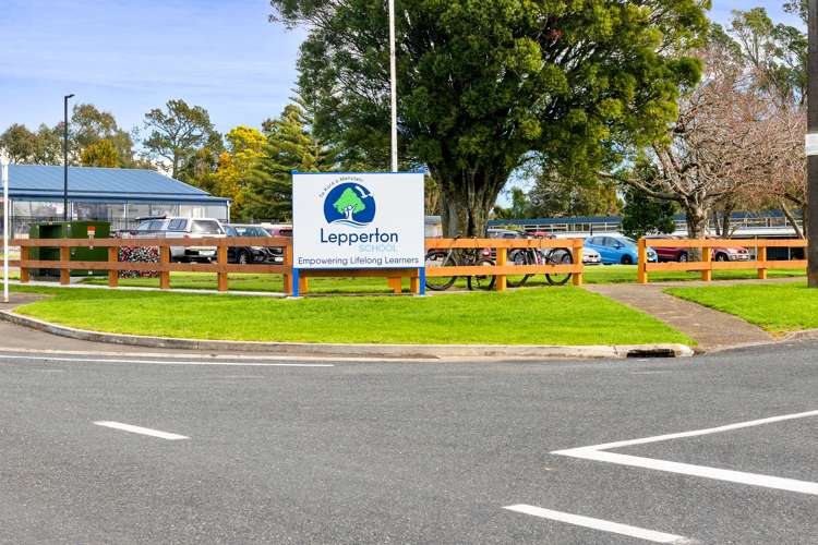 130 Cross Road Lepperton_23