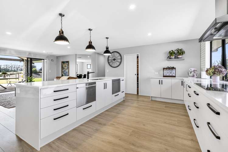 194 Lake Road Okoroire_7