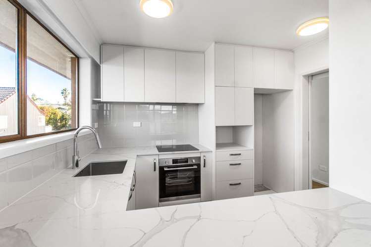 2/30 St Vincent Avenue Remuera_6