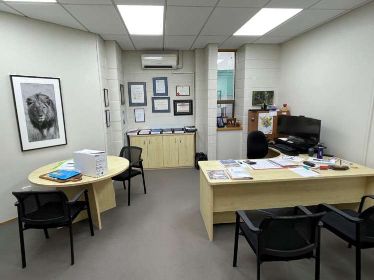 213 Queen Street West Hastings_3