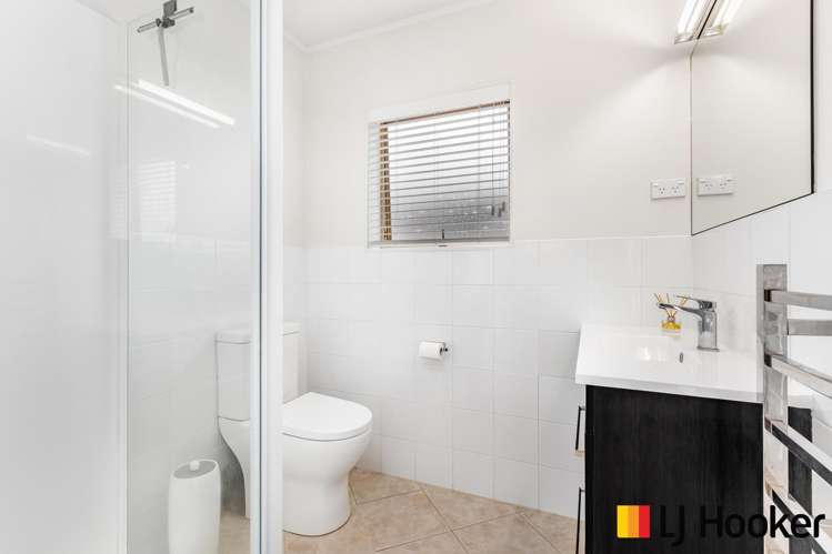 6 Muirfield Street Wattle Downs_13