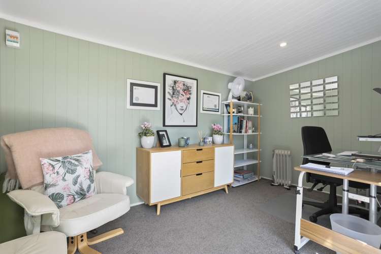 123 Laingholm Drive Laingholm_17