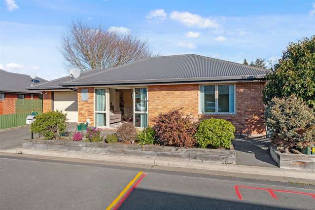 6 Woodham Courts Linwood_1