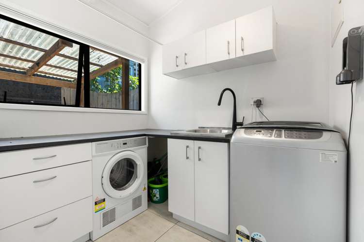 113 Vipond Road Stanmore Bay_9