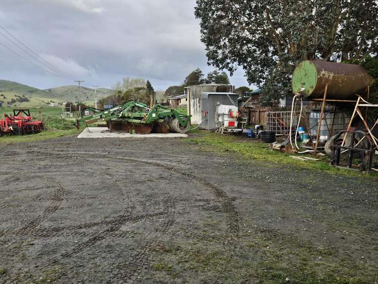 22 Saunders Street Owaka_6