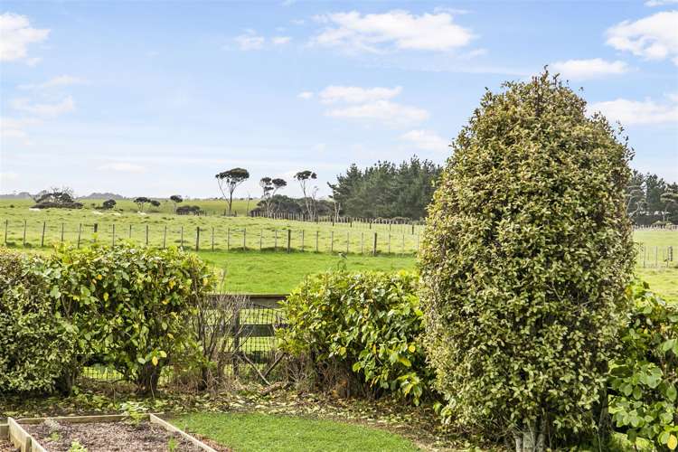 102 Taiapa Road Muriwai_29