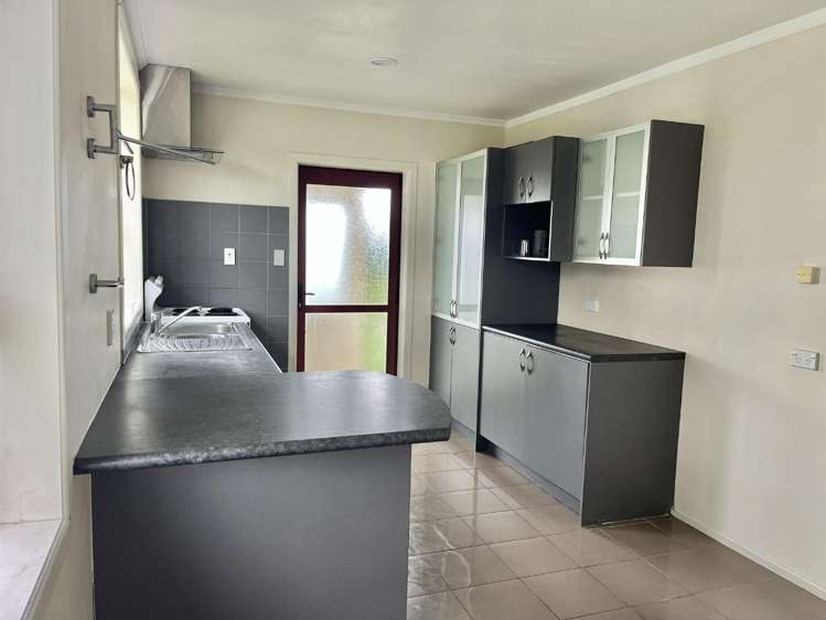 38 Tudor Road Henderson_4