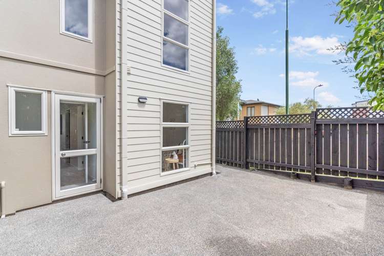 2 Verdale Circle Glen Eden_15