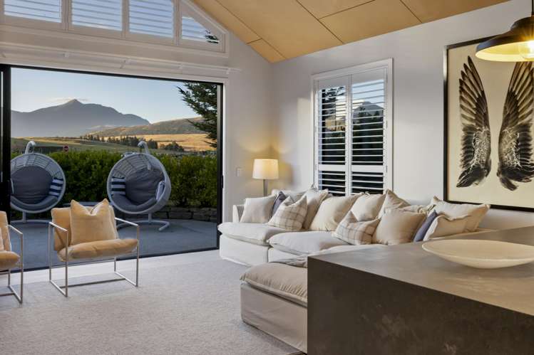 8 Soudley Court Jacks Point_21