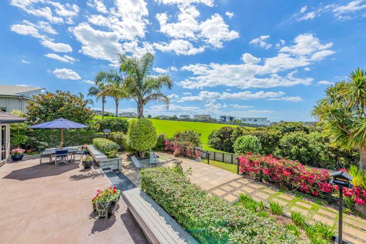 7 Intrepid Crescent Beachlands_5