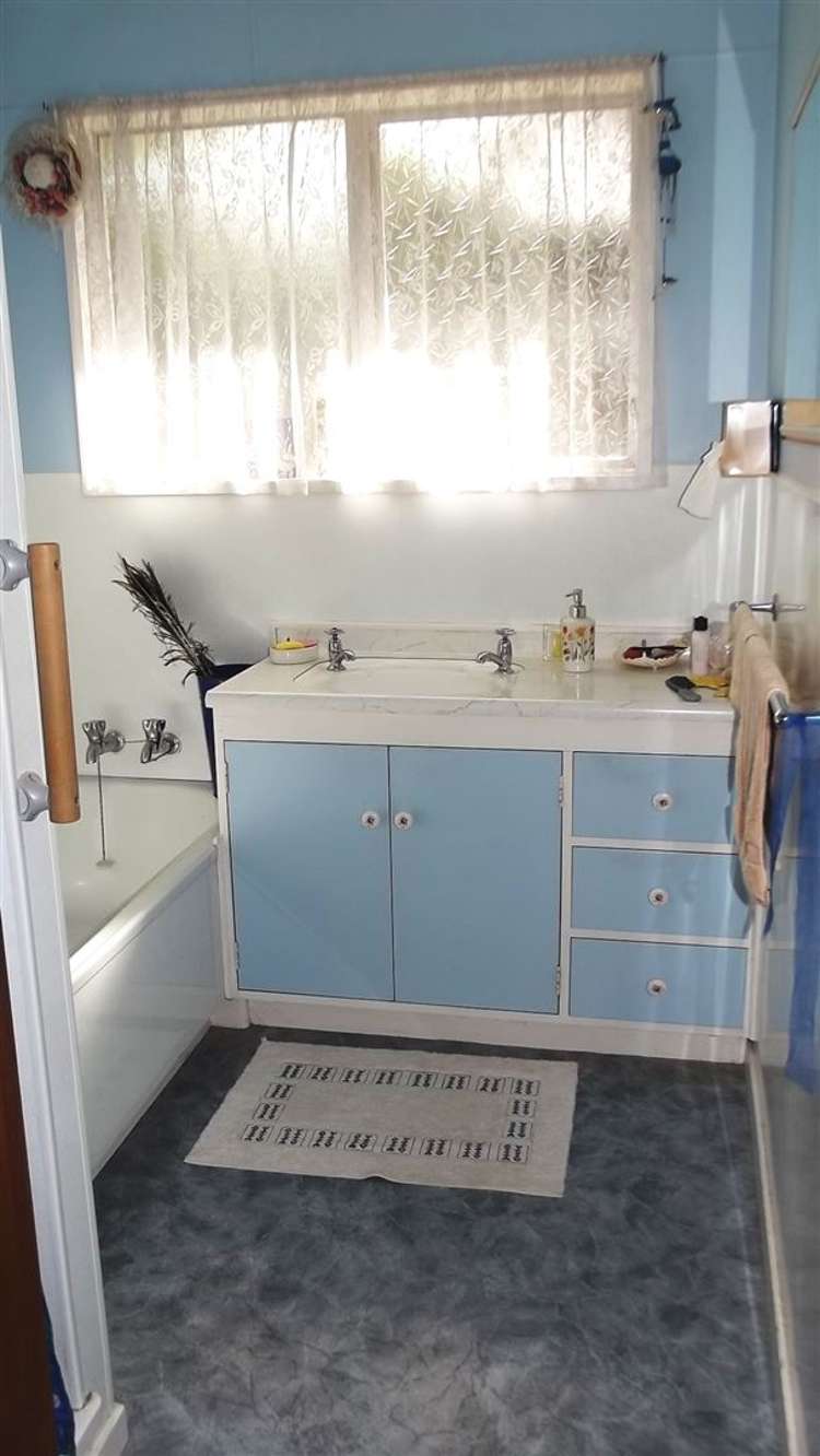 2/35 Beach Road Pahurehure_8