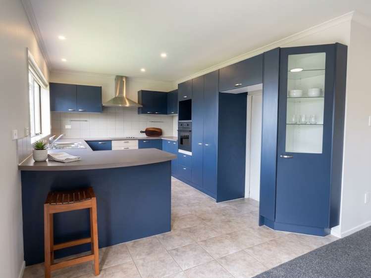 81 Royal Road Massey_7
