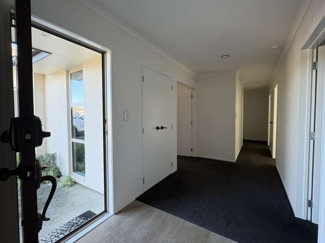 87 Tiriwa Drive Massey_3