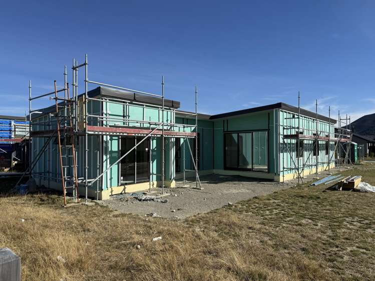 178 Burdon Loop Lake Hawea_2