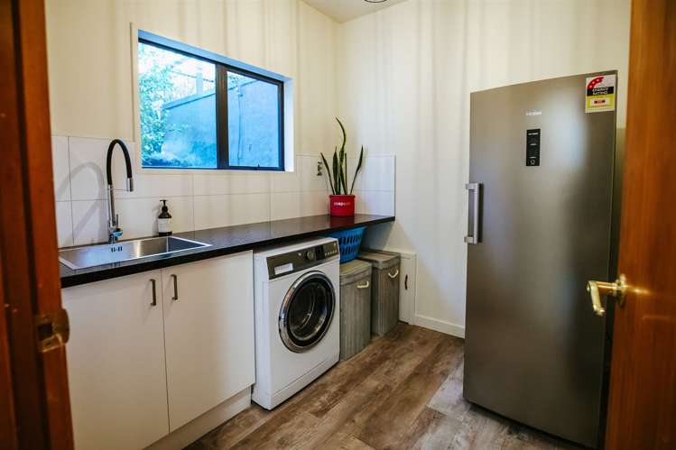 70 Lagoon Avenue Albert Town_17