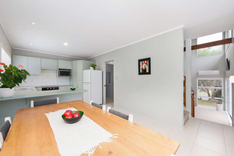 21 Donald Street Stanmore Bay_13