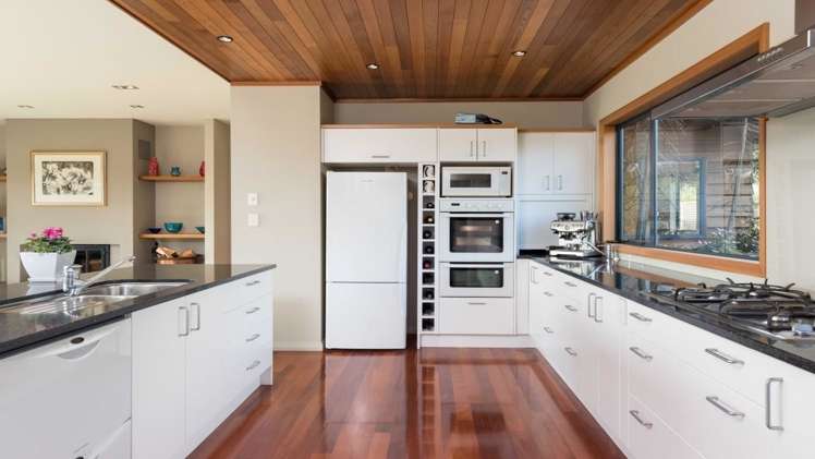 37 Holcombrooke Lane Welcome Bay_2